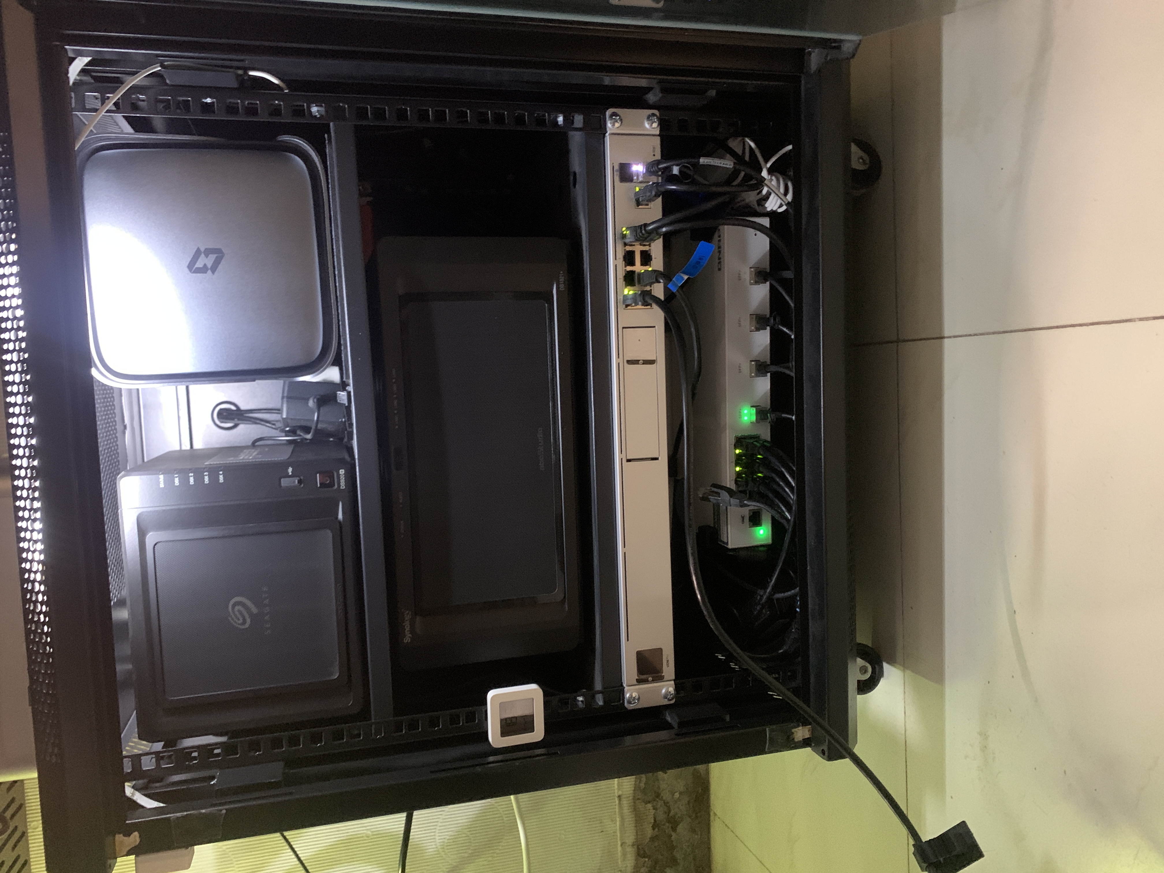 机柜4.0新增UBNT路由