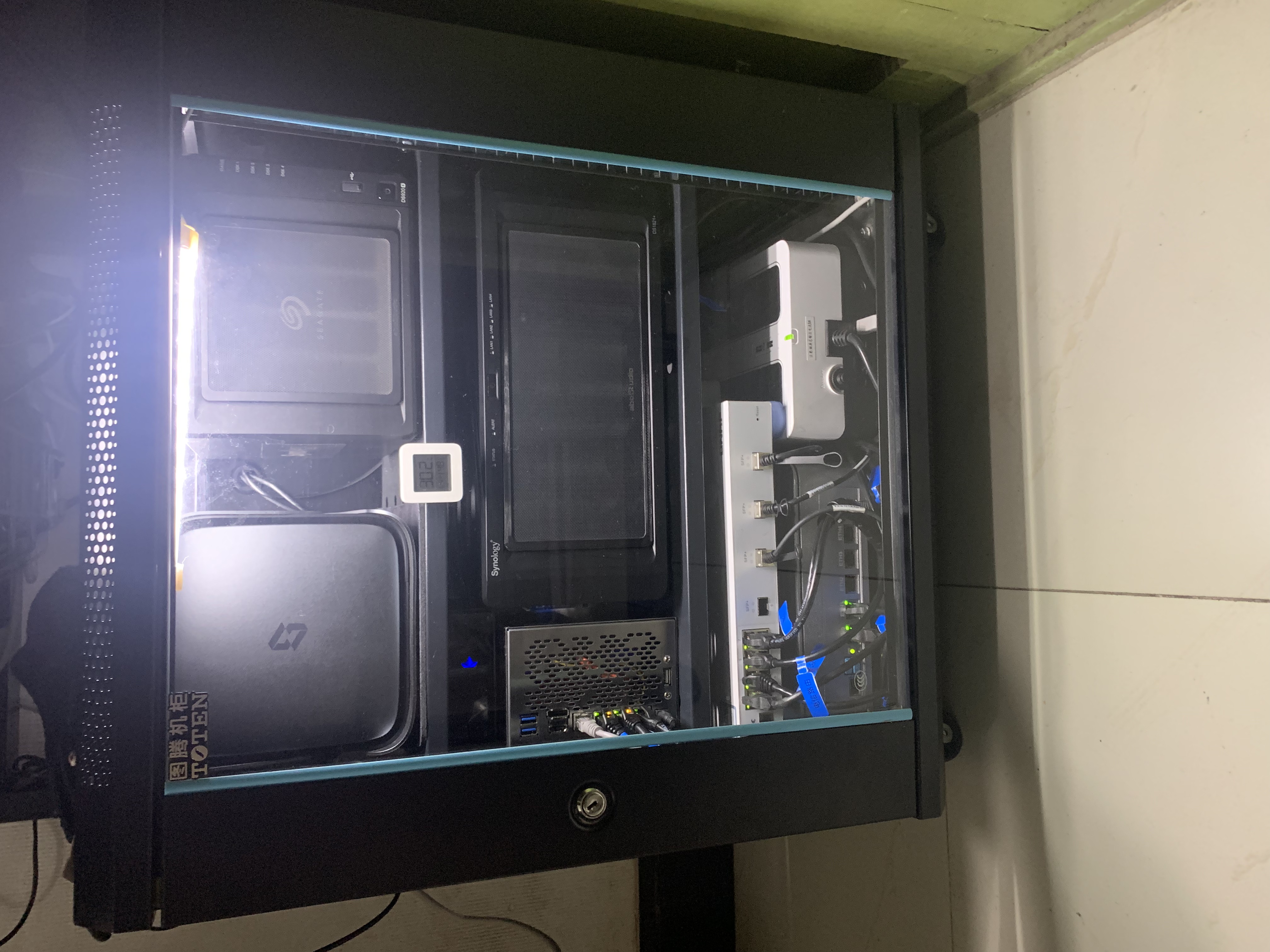 机柜3.0新增三台NAS!